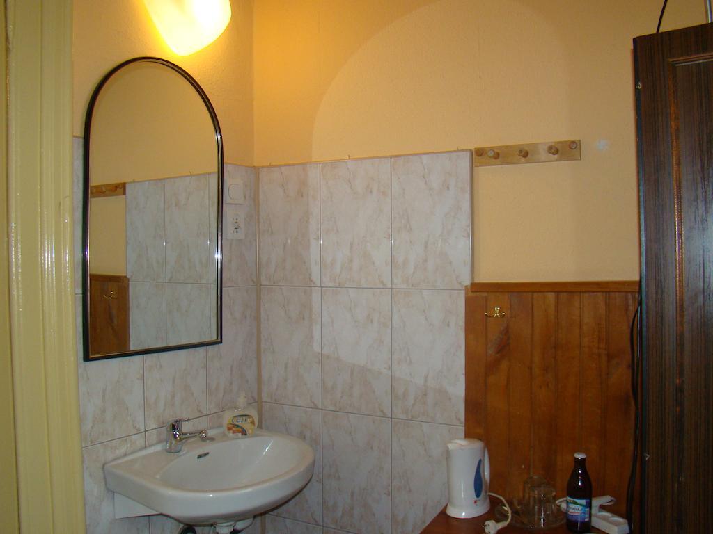 Hotel Polonia Namysłów Стая снимка