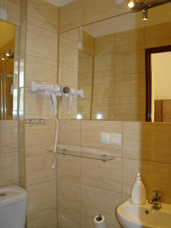 Hotel Polonia Namysłów Стая снимка