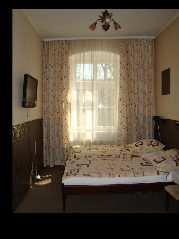 Hotel Polonia Namysłów Стая снимка