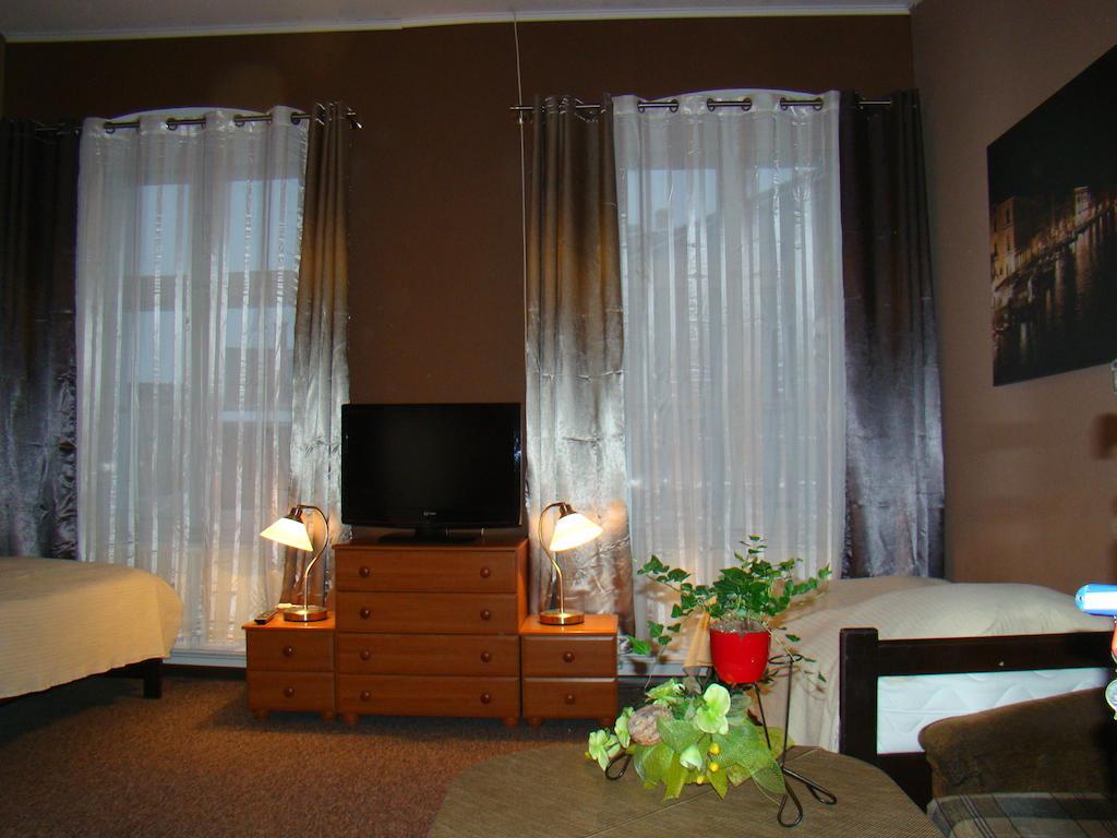 Hotel Polonia Namysłów Стая снимка